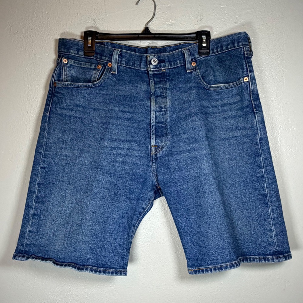 Levis‎ 501 Original Fit Mens Denim Shorts Blue Button Fly 36512-0104 Size 38